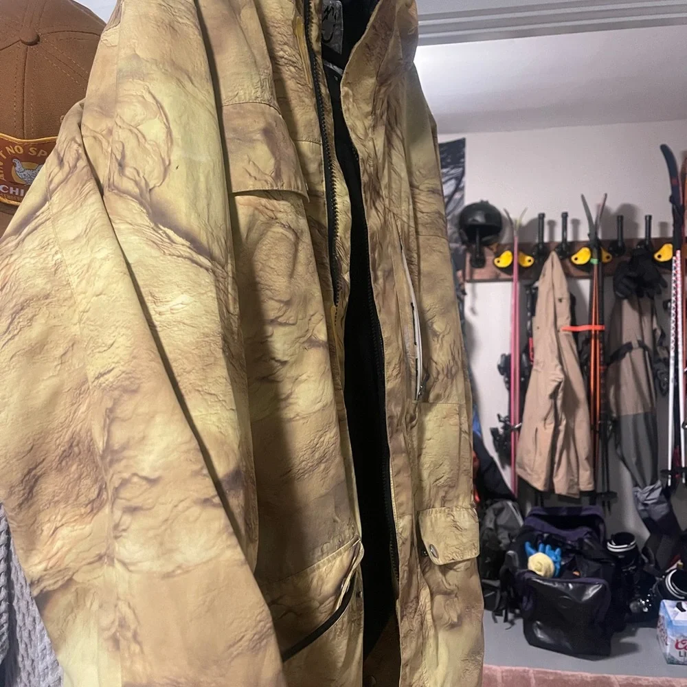 Travis Rice First Class Gore-Tex Shell Jacket - Picture 8 of 11